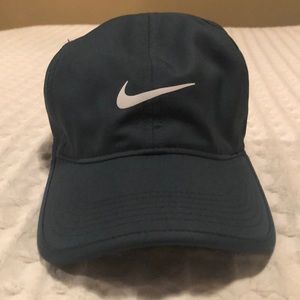 Nike DRI-FIT FEATHERLIGHT hat